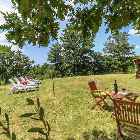 Vacation Home Latini Hum Eksteriør bilde