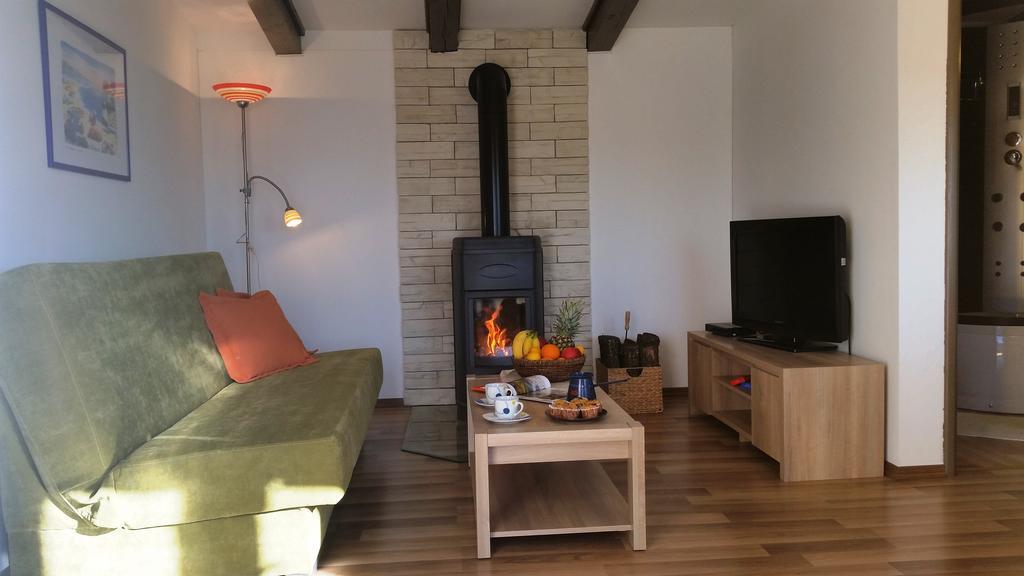 Vacation Home Latini Hum Eksteriør bilde