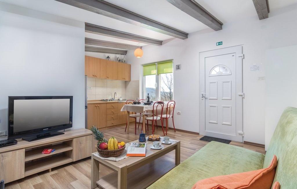Vacation Home Latini Hum Eksteriør bilde
