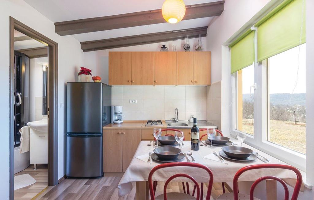 Vacation Home Latini Hum Eksteriør bilde
