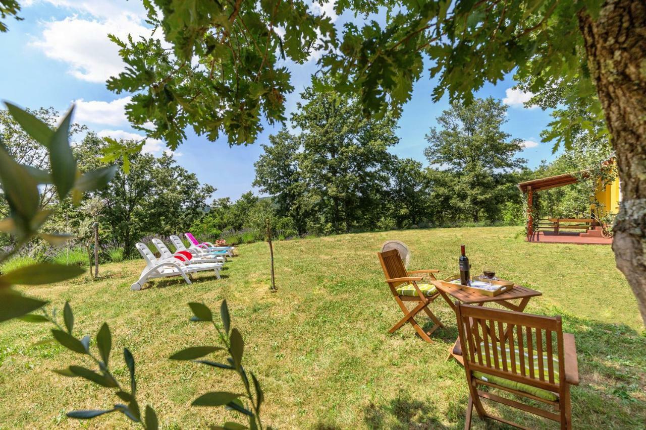 Vacation Home Latini Hum Eksteriør bilde