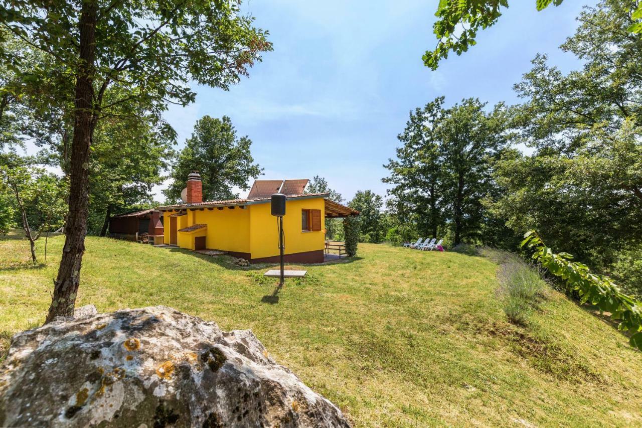Vacation Home Latini Hum Eksteriør bilde