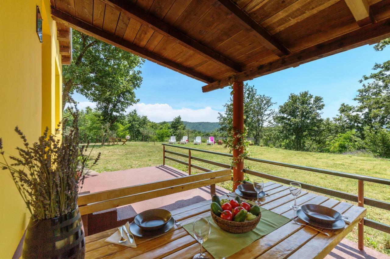 Vacation Home Latini Hum Eksteriør bilde